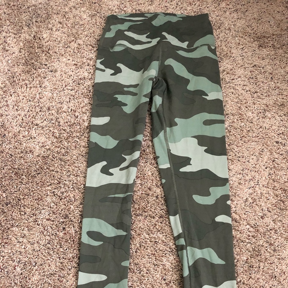 Pink camo leggings